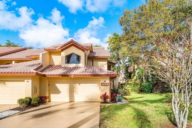 5294 10th Fairway Drive, Delray Beach, FL 33484