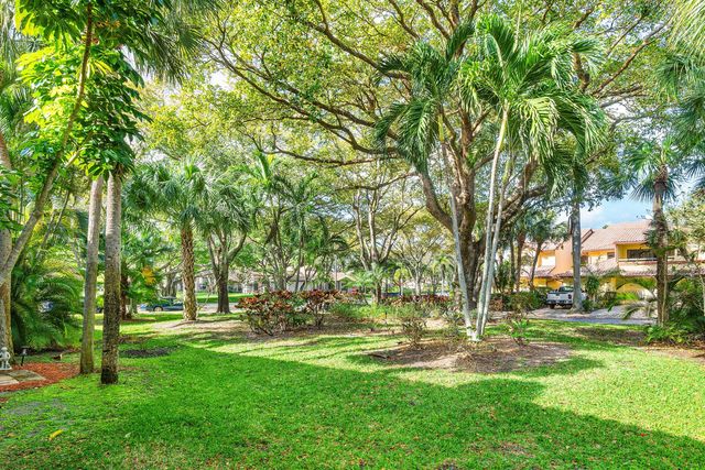5294 10th Fairway Drive, Delray Beach, FL 33484