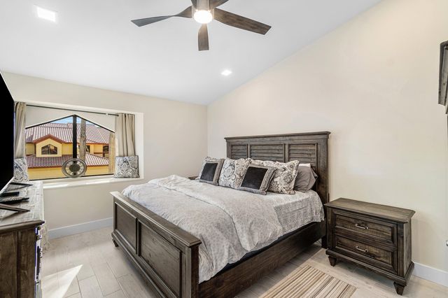 5294 10th Fairway Drive, Delray Beach, FL 33484