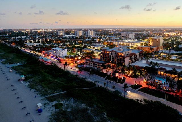 5294 10th Fairway Drive, Delray Beach, FL 33484