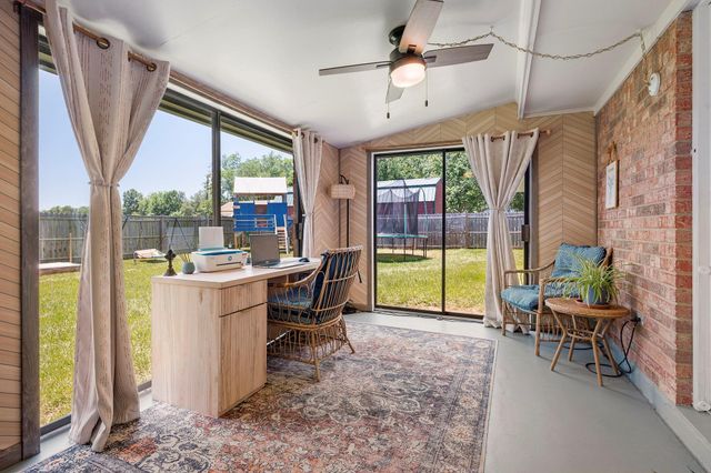 601 Rogers Street, Normangee, TX 77871