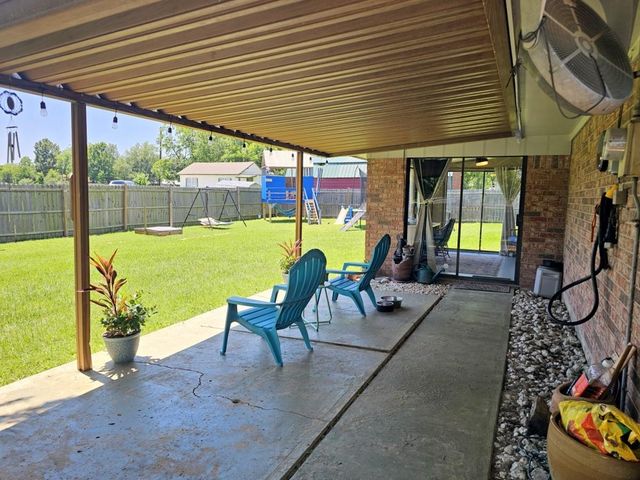 601 Rogers Street, Normangee, TX 77871
