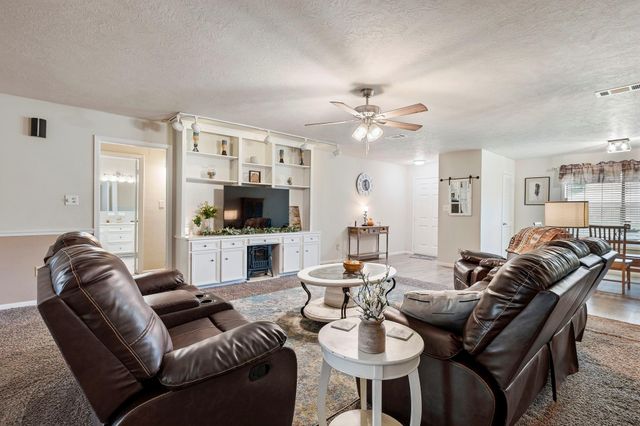 601 Rogers Street, Normangee, TX 77871