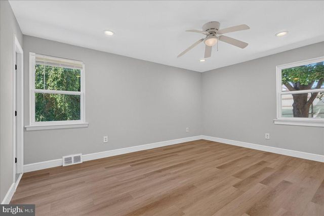 9208 AMBASSADOR PL, Philadelphia, PA 19115