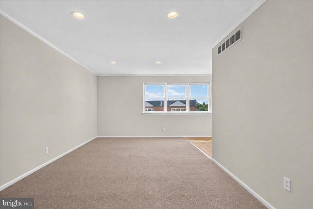 9208 AMBASSADOR PL, Philadelphia, PA 19115