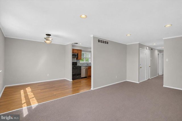 9208 AMBASSADOR PL, Philadelphia, PA 19115