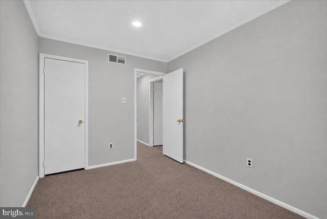9208 AMBASSADOR PL, Philadelphia, PA 19115