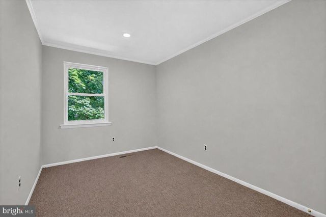 9208 AMBASSADOR PL, Philadelphia, PA 19115