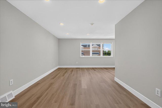 9208 AMBASSADOR PL, Philadelphia, PA 19115