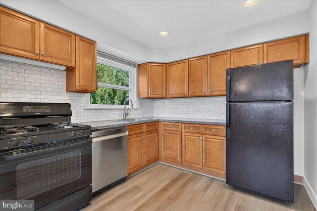 9208 AMBASSADOR PL, Philadelphia, PA 19115