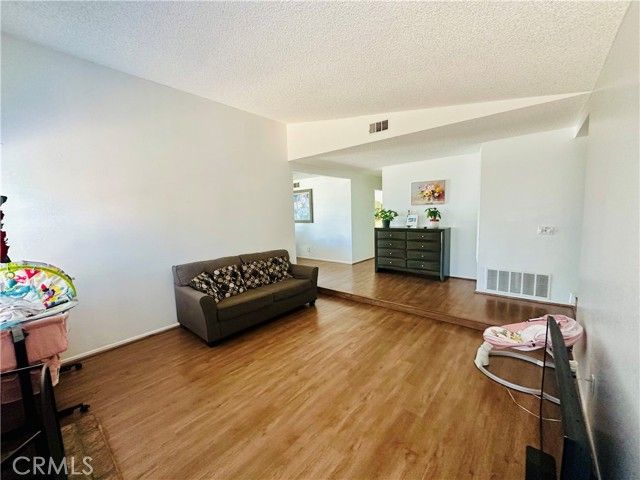2111 Whitestone Drive, Riverside, CA 92506