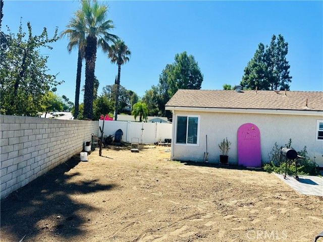 2111 Whitestone Drive, Riverside, CA 92506
