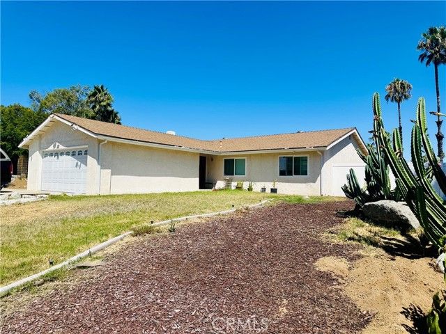 2111 Whitestone Drive, Riverside, CA 92506