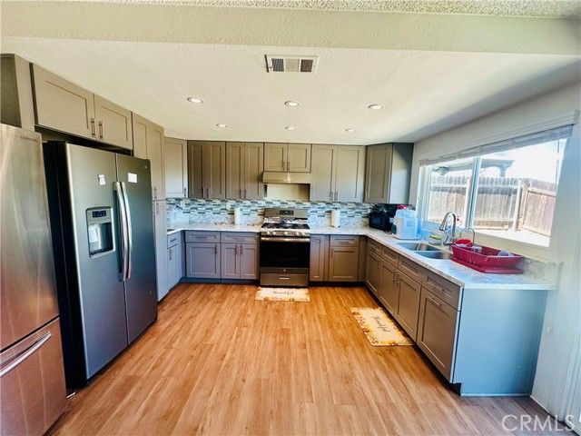 2111 Whitestone Drive, Riverside, CA 92506