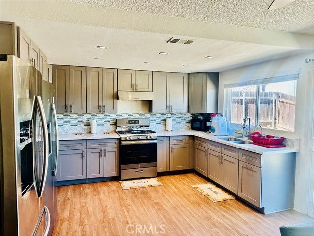 2111 Whitestone Drive, Riverside, CA 92506