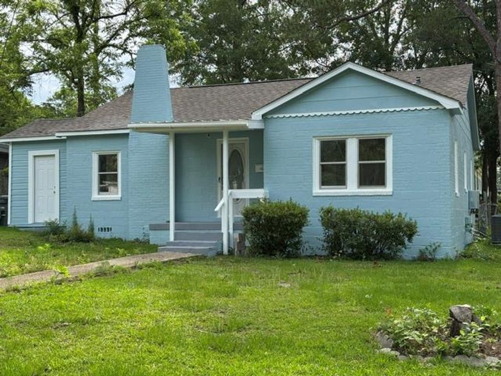1011 Irwin St, Dothan, AL 36301