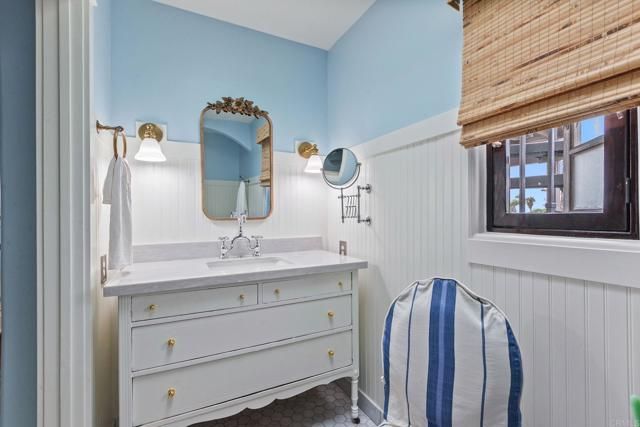 1008 S Ditmar Street, Oceanside, CA 92054