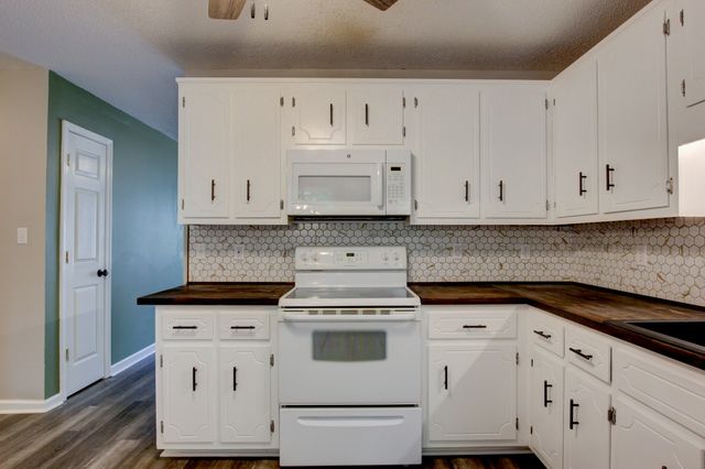 3308 S Senseney Cir, Clarksville, TN 37042