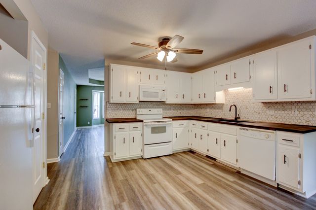 3308 S Senseney Cir, Clarksville, TN 37042