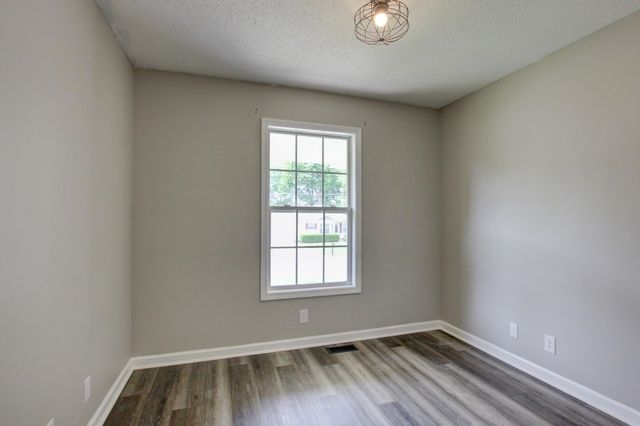 3308 S Senseney Cir, Clarksville, TN 37042