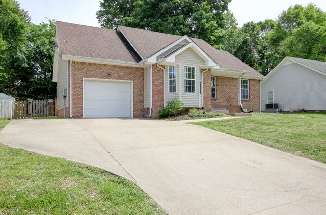 3308 S Senseney Cir, Clarksville, TN 37042