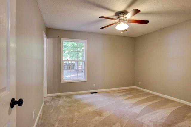 3308 S Senseney Cir, Clarksville, TN 37042