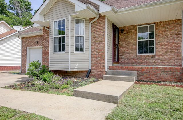 3308 S Senseney Cir, Clarksville, TN 37042