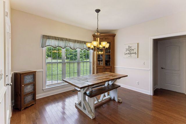 6928 Zion Crossing Ct, Columbia, TN 38401