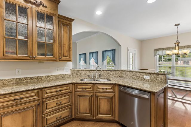 6928 Zion Crossing Ct, Columbia, TN 38401