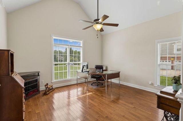 6928 Zion Crossing Ct, Columbia, TN 38401