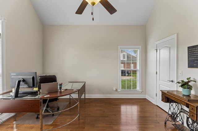 6928 Zion Crossing Ct, Columbia, TN 38401