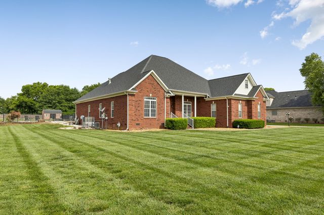 6928 Zion Crossing Ct, Columbia, TN 38401