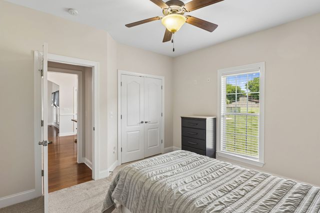 6928 Zion Crossing Ct, Columbia, TN 38401