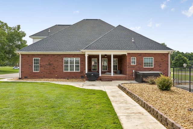6928 Zion Crossing Ct, Columbia, TN 38401