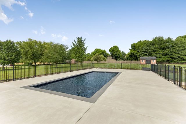 6928 Zion Crossing Ct, Columbia, TN 38401