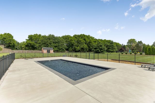 6928 Zion Crossing Ct, Columbia, TN 38401