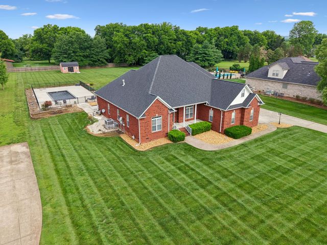6928 Zion Crossing Ct, Columbia, TN 38401