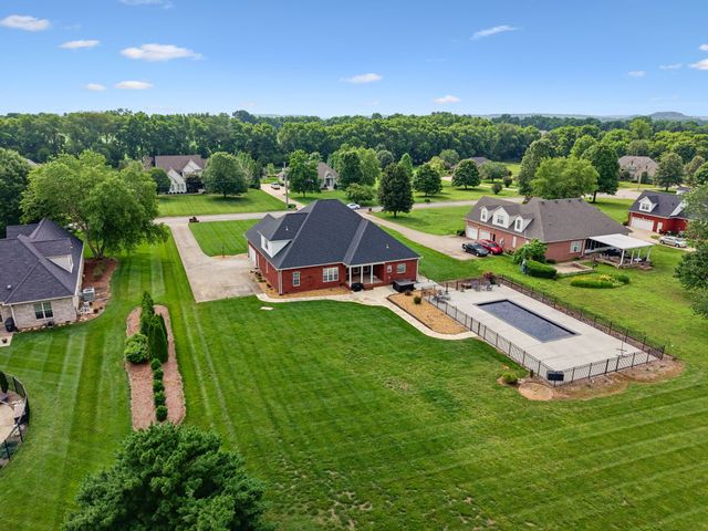 6928 Zion Crossing Ct, Columbia, TN 38401
