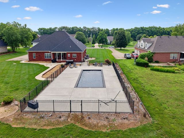 6928 Zion Crossing Ct, Columbia, TN 38401