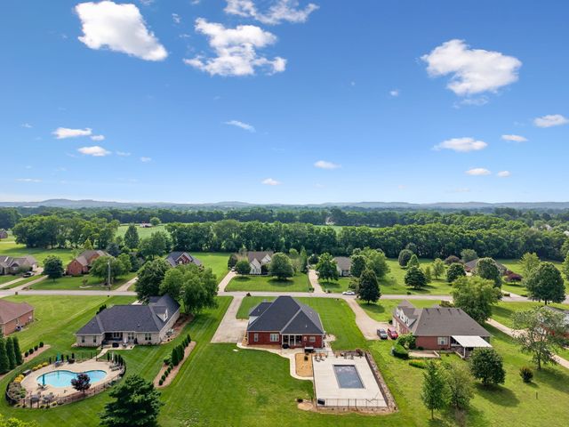 6928 Zion Crossing Ct, Columbia, TN 38401