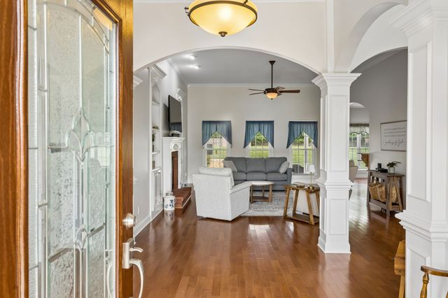 6928 Zion Crossing Ct, Columbia, TN 38401