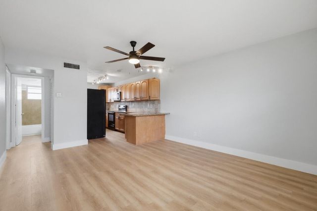 6191 SW 37TH Street 210, Davie, FL 33314