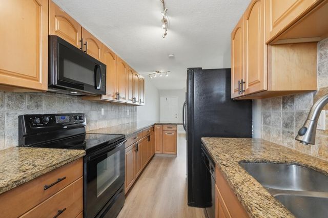 6191 SW 37TH Street 210, Davie, FL 33314