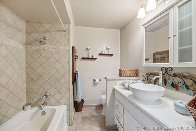 6628 E 106th Place, Tulsa, OK 74133