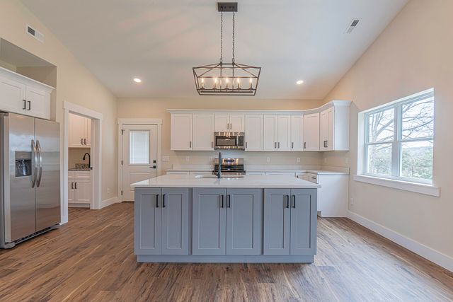 735 Lead Mine Valley Road SW, Cleveland, TN 37311