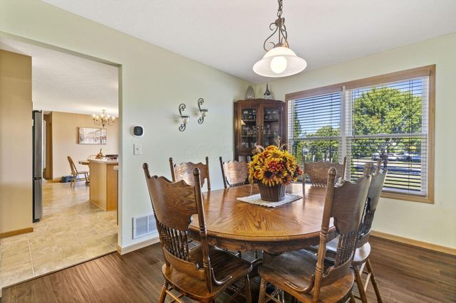 3175 Weeping Spruce Drive, Grove City, OH 43123