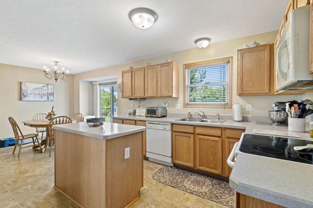 3175 Weeping Spruce Drive, Grove City, OH 43123