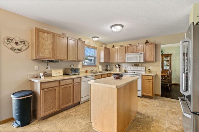 3175 Weeping Spruce Drive, Grove City, OH 43123