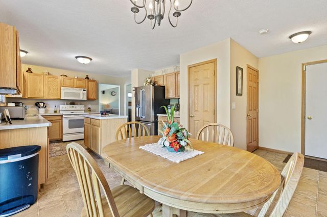 3175 Weeping Spruce Drive, Grove City, OH 43123