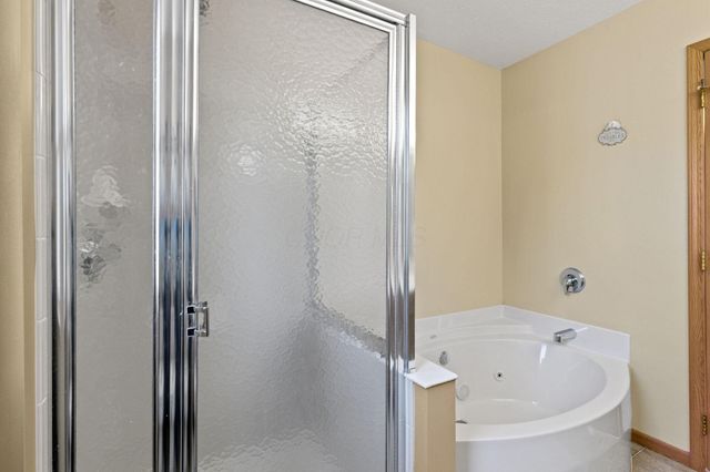 3175 Weeping Spruce Drive, Grove City, OH 43123